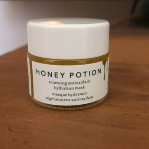 NWT “Farmacy” Honey Potion face mask